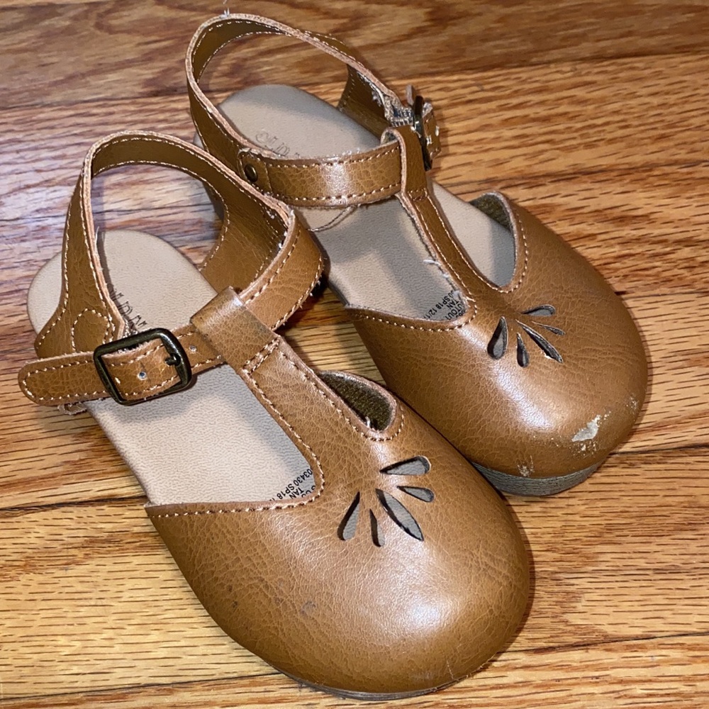 8T Old Navy Clogs